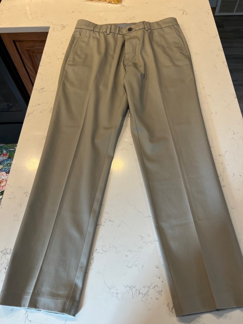 Haggar Men's Dress Pants in Light Khaki